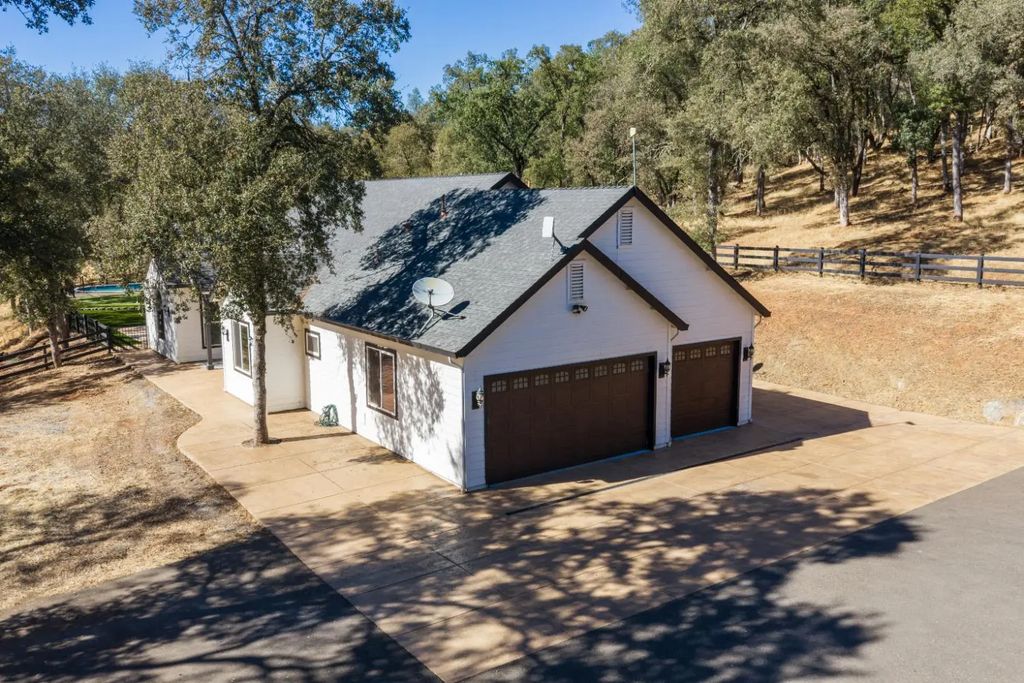 1400 Crooked Mile Court, Placerville