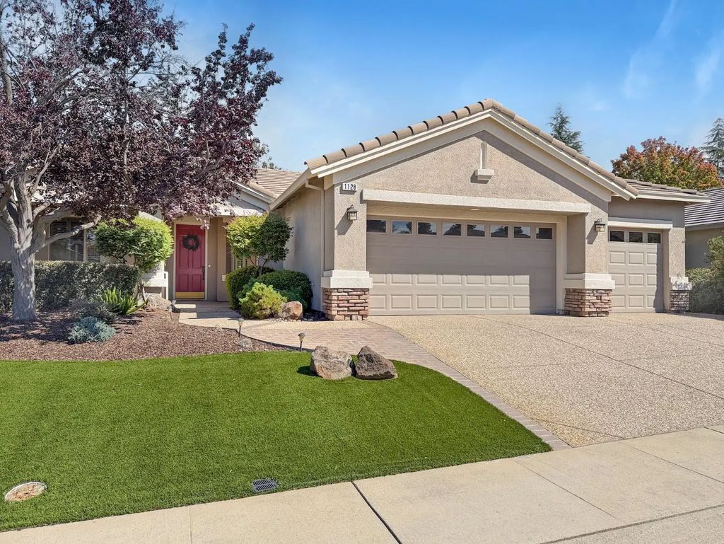 1128 Picket Fence Lane, Lincoln