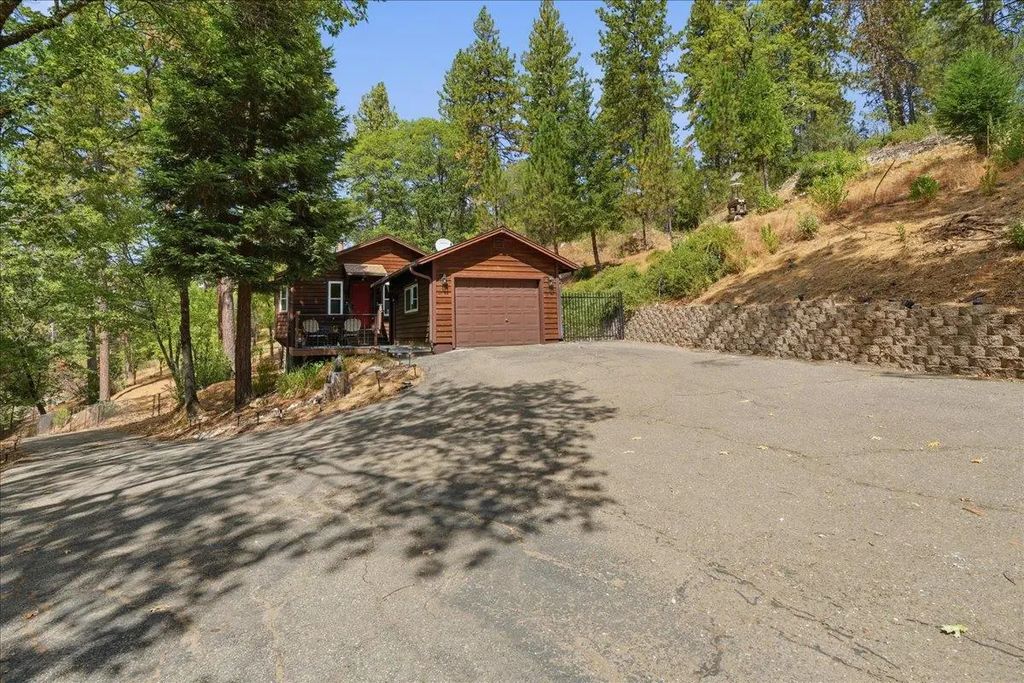 8841 Mosquito Road, Placerville