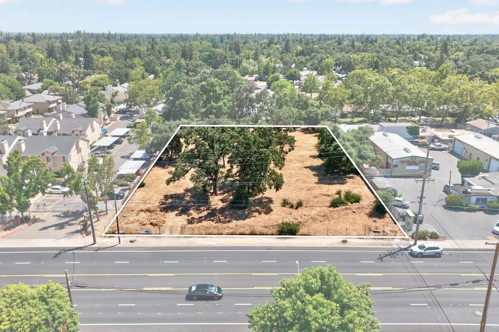 7904 Fair Oaks Boulevard, Carmichael