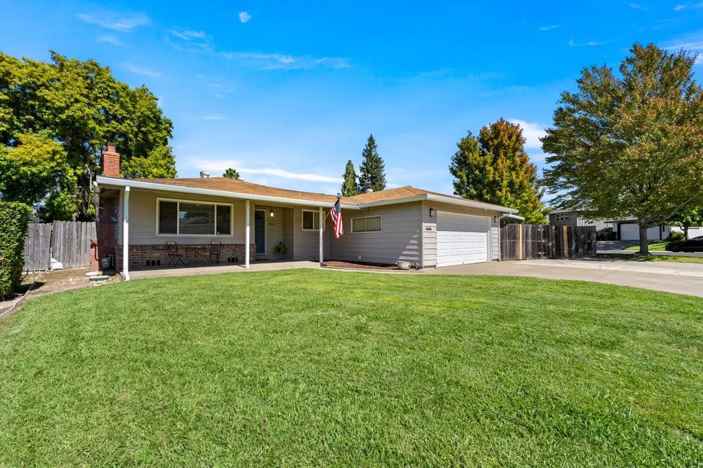 206 Dawnridge Road, Roseville