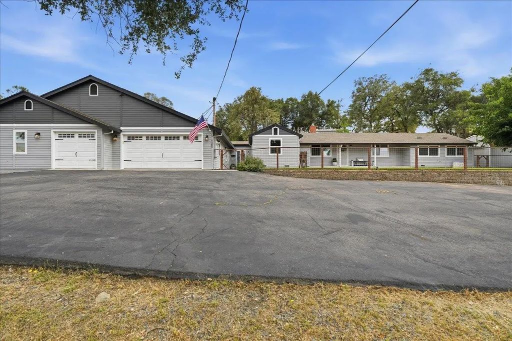 12400 Dry Creek Road, Auburn