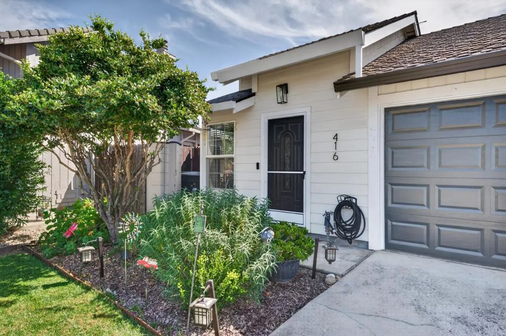 416 Cameron, Roseville