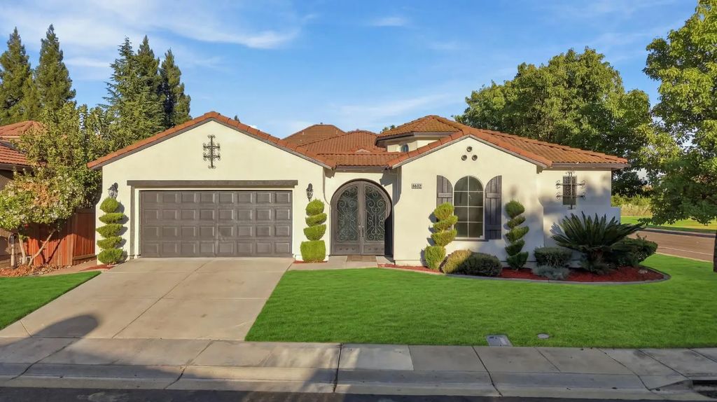 5602 Pop Becker Drive, Sacramento