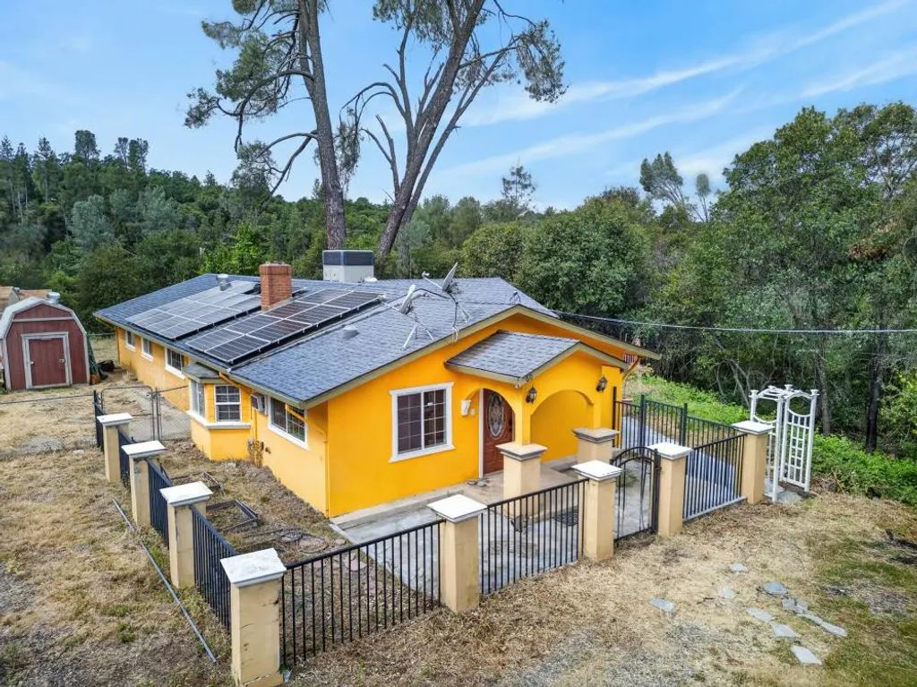 60 Dawn Lane, Placerville