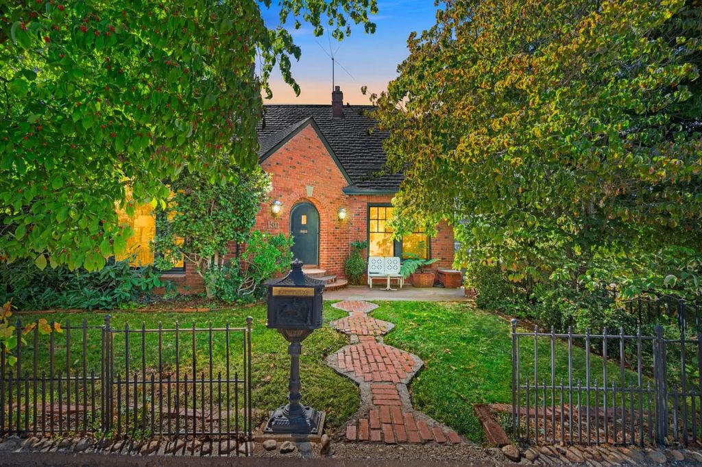 150 Greenfield Avenue, Auburn