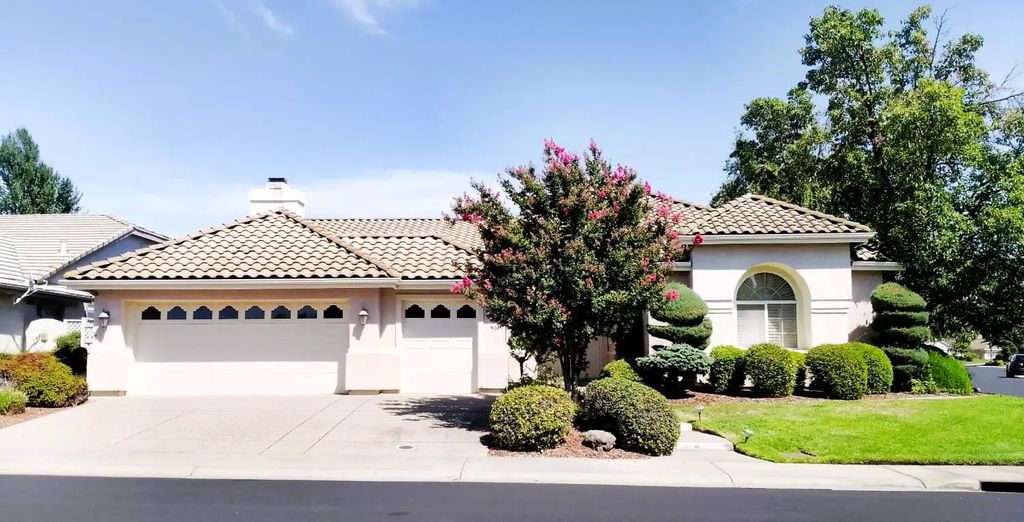 300 Savannah Court, Roseville
