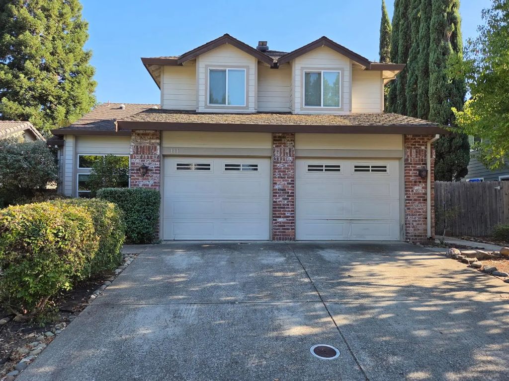 111 Seergreen Way, Folsom