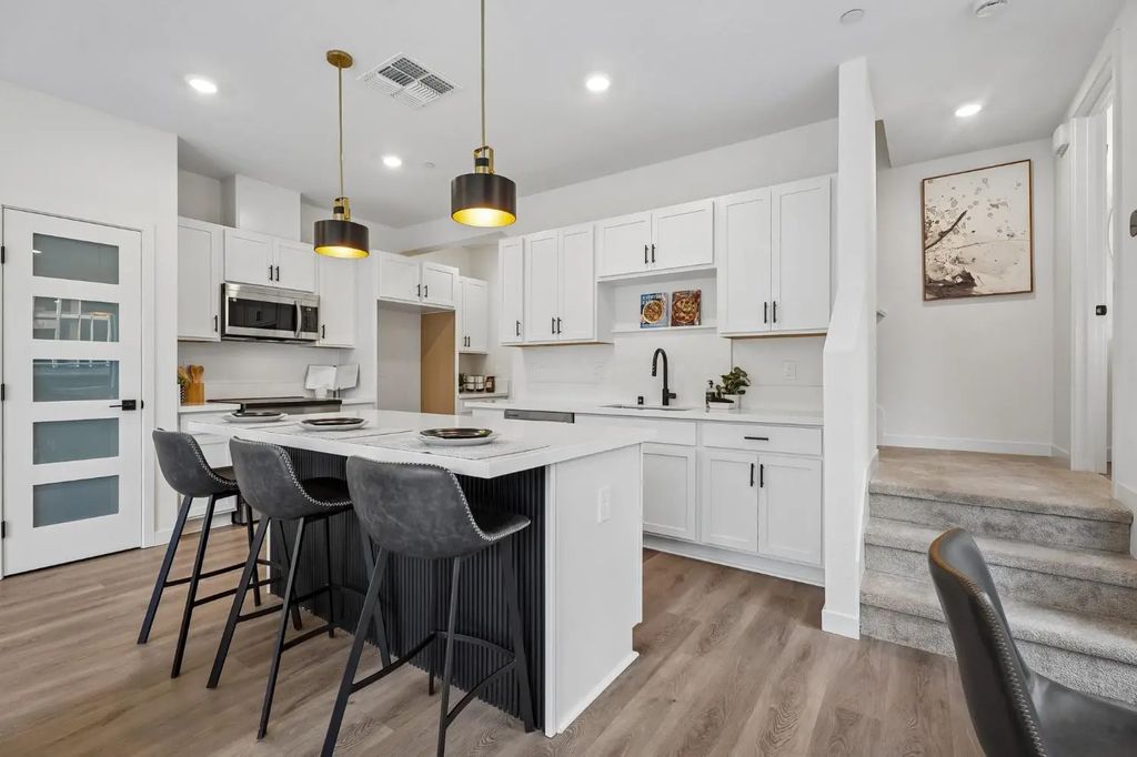 2043 Freya Walk, Sacramento