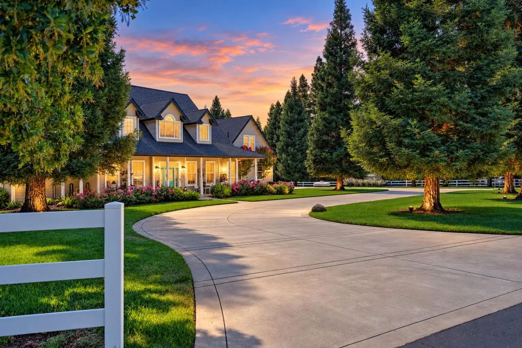 8361 Eva Lane, Roseville
