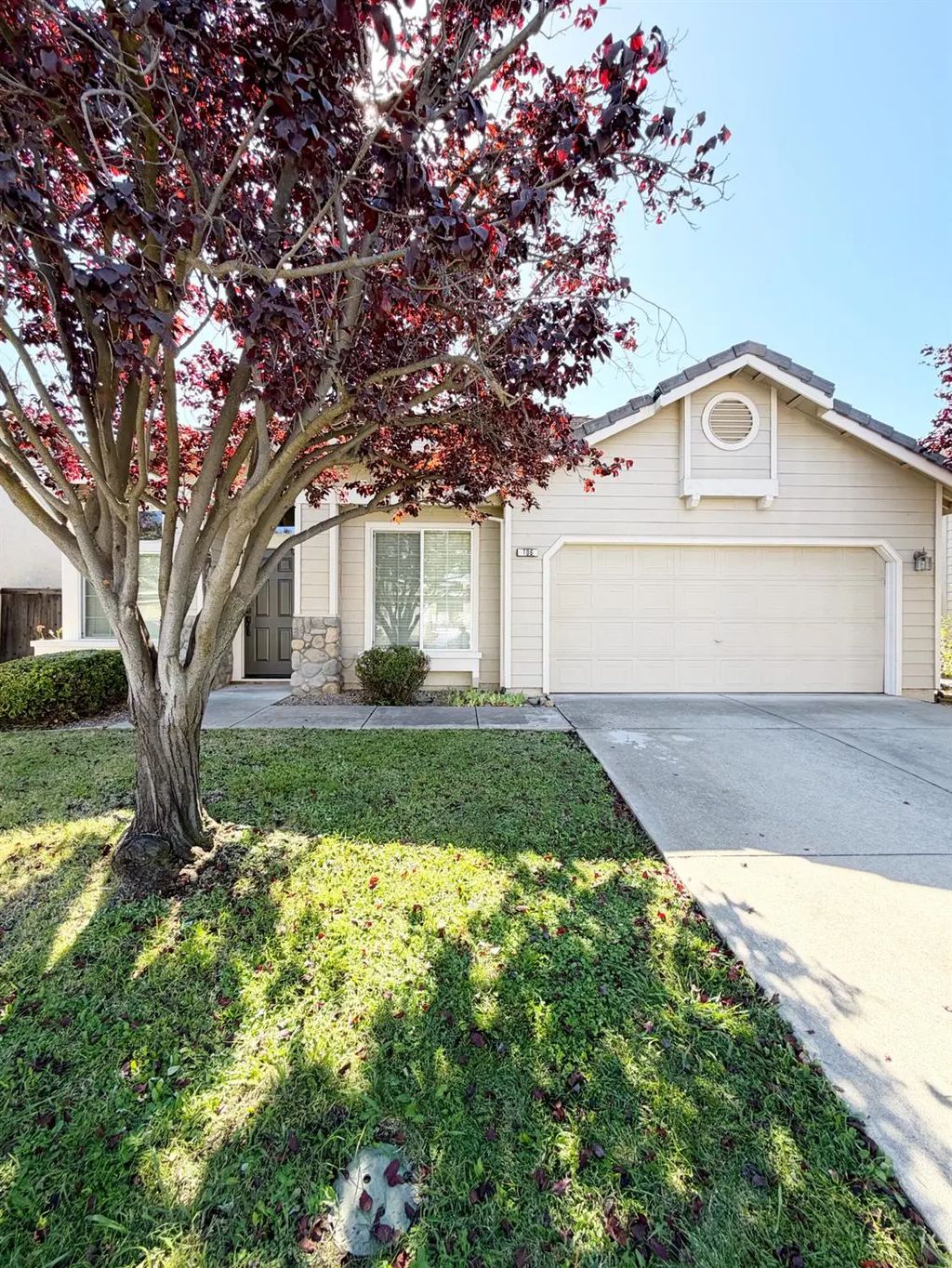 106 Gilded Rock Circle, Folsom