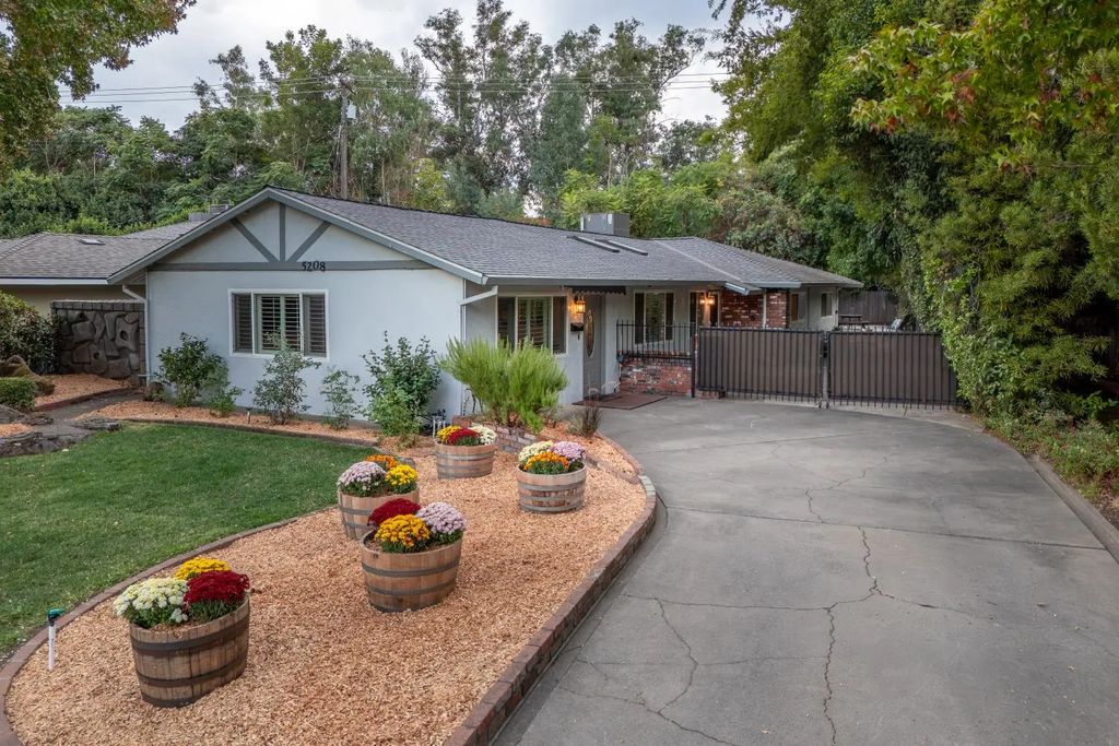 5208 Moddison Avenue, Sacramento