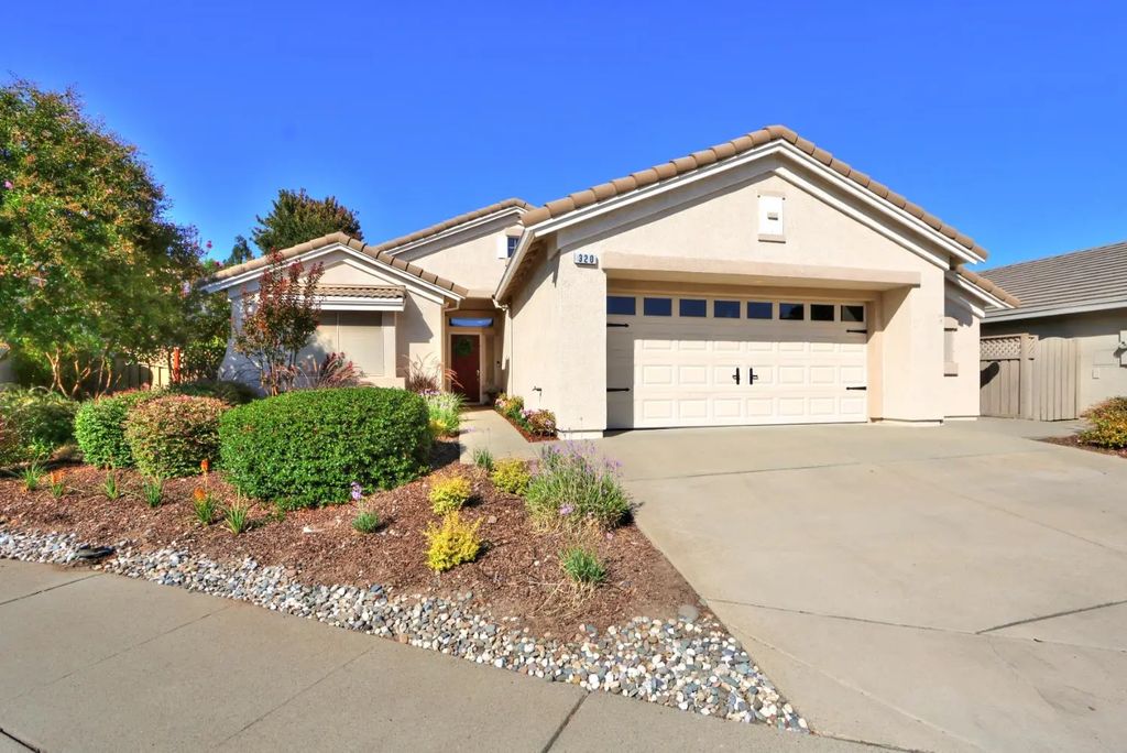 320 Cloverfield Court, Lincoln