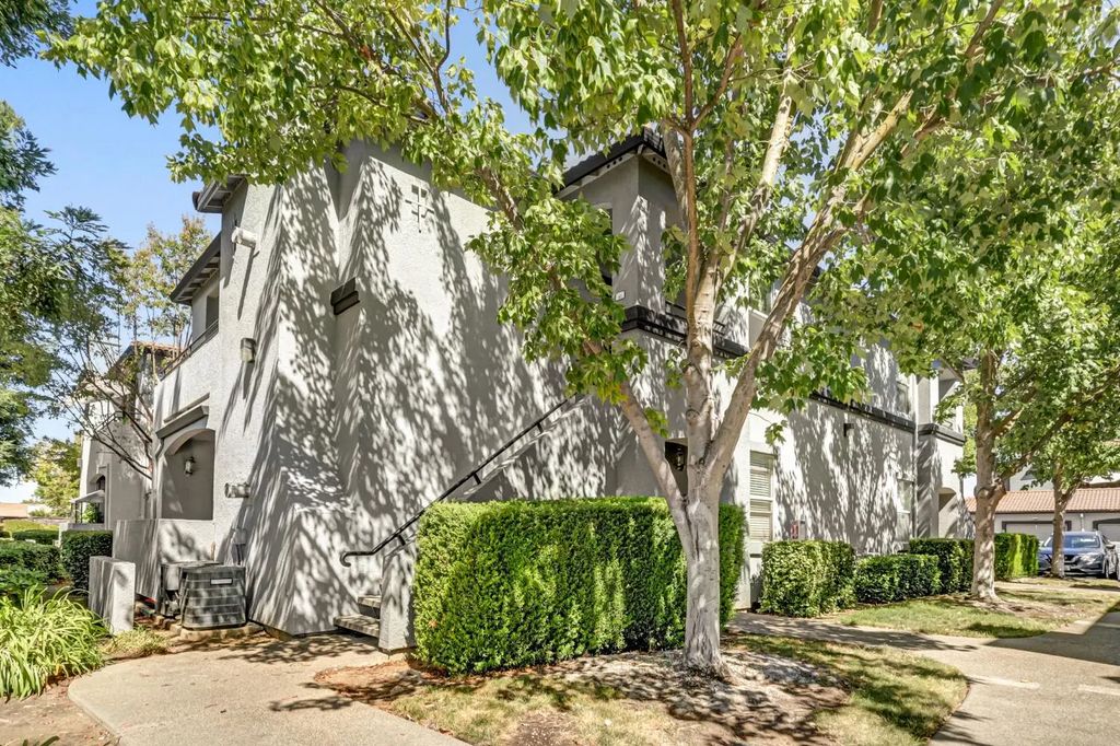 5201 Laguna Oaks 46, Elk Grove
