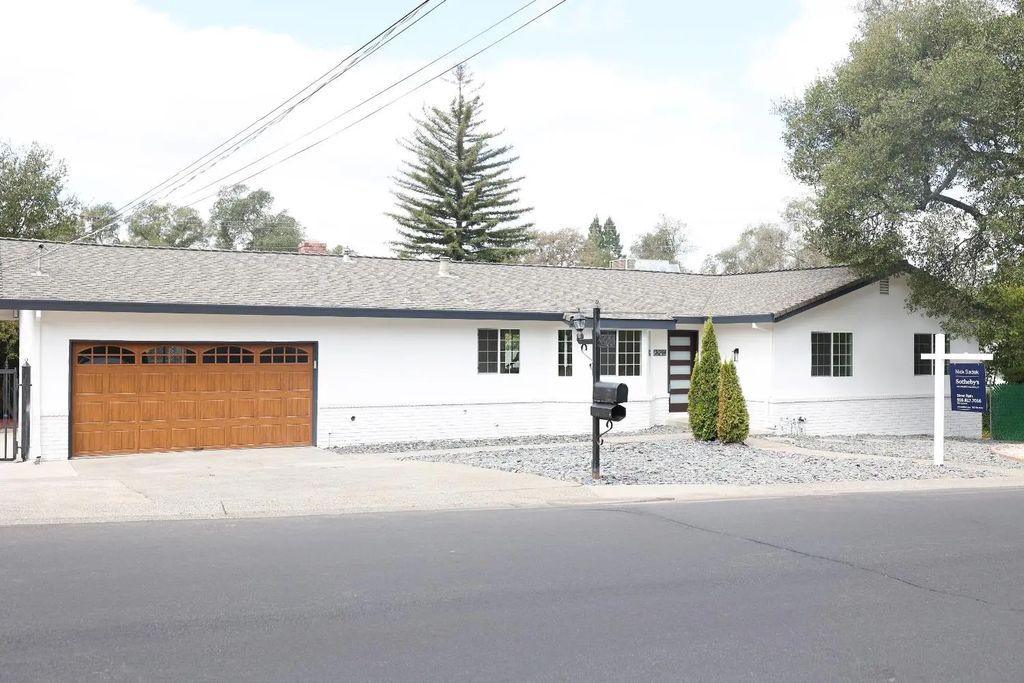 8260 E Granite Drive, Granite Bay