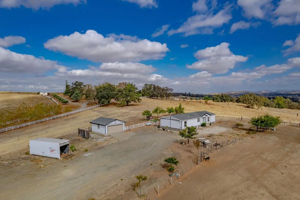 220 Ridgeview Place, Lincoln