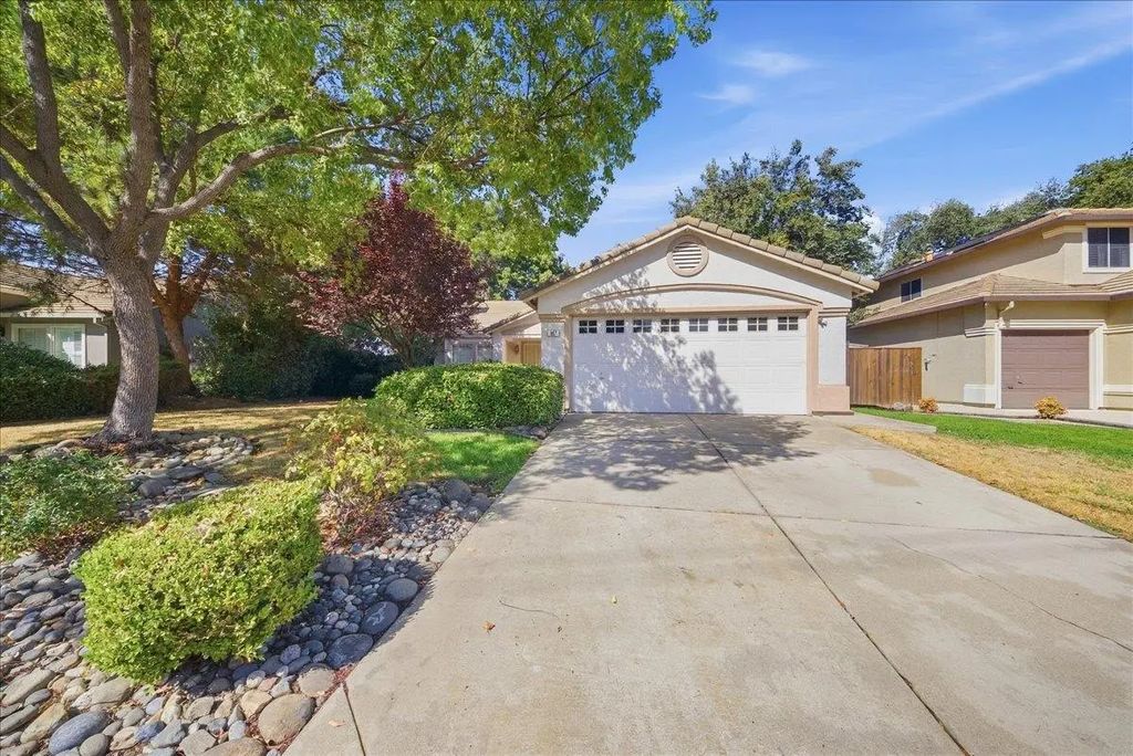 907 Fitzroy Court, Roseville