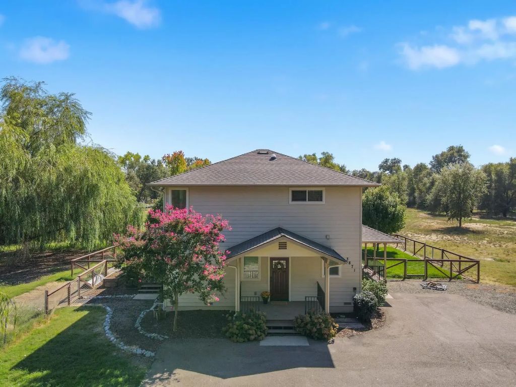 3871 Bankhead Road, Loomis