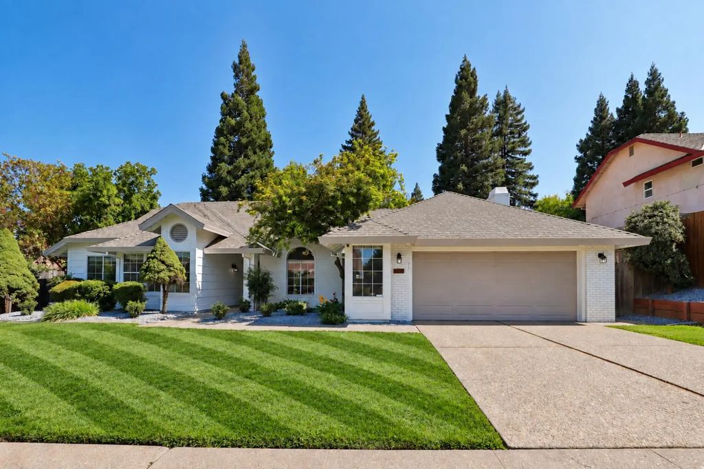 1333 Ridgedale Court, Roseville