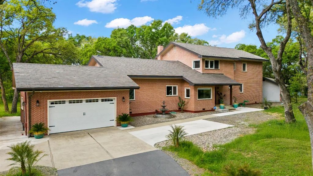1222 Fruitvale Road, Lincoln