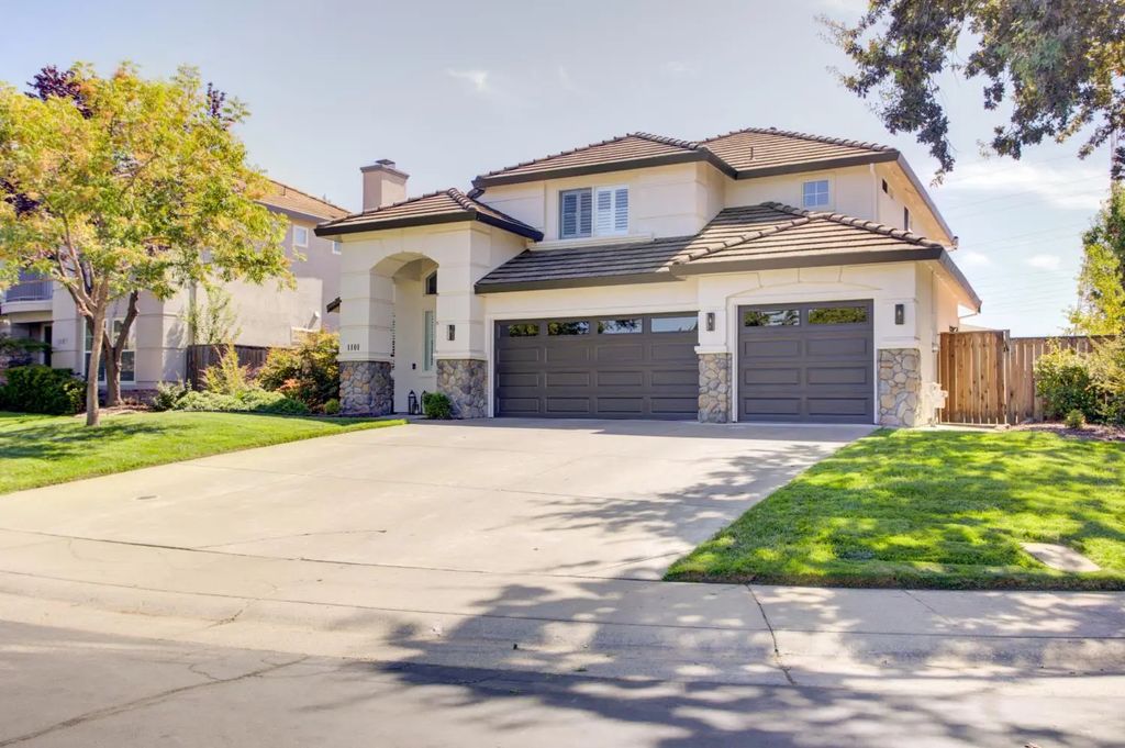 1101 Danielle Drive, Roseville