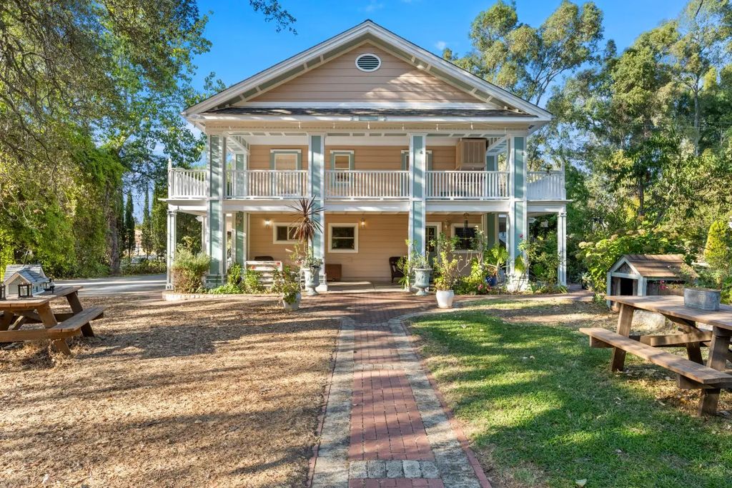 1128 Fruitvale Road, Lincoln