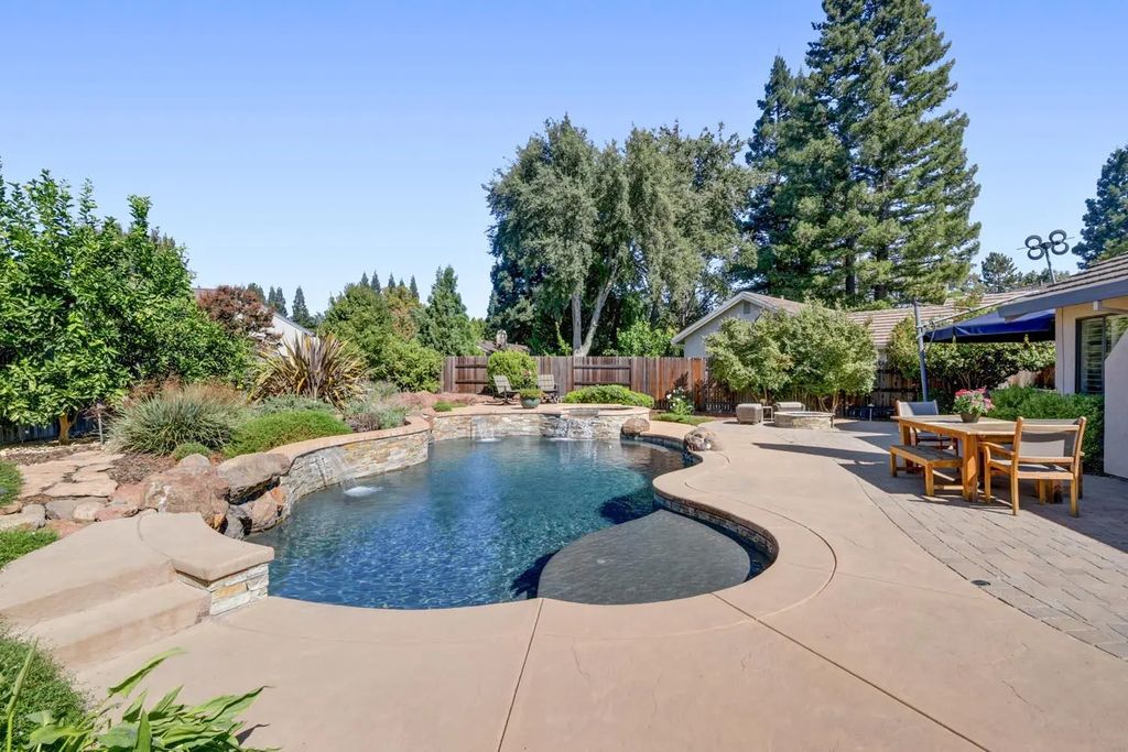 2208 Cold Stream Court, Gold River