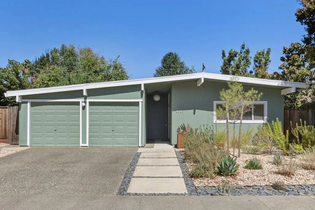 4949 Clear Circle, Carmichael
