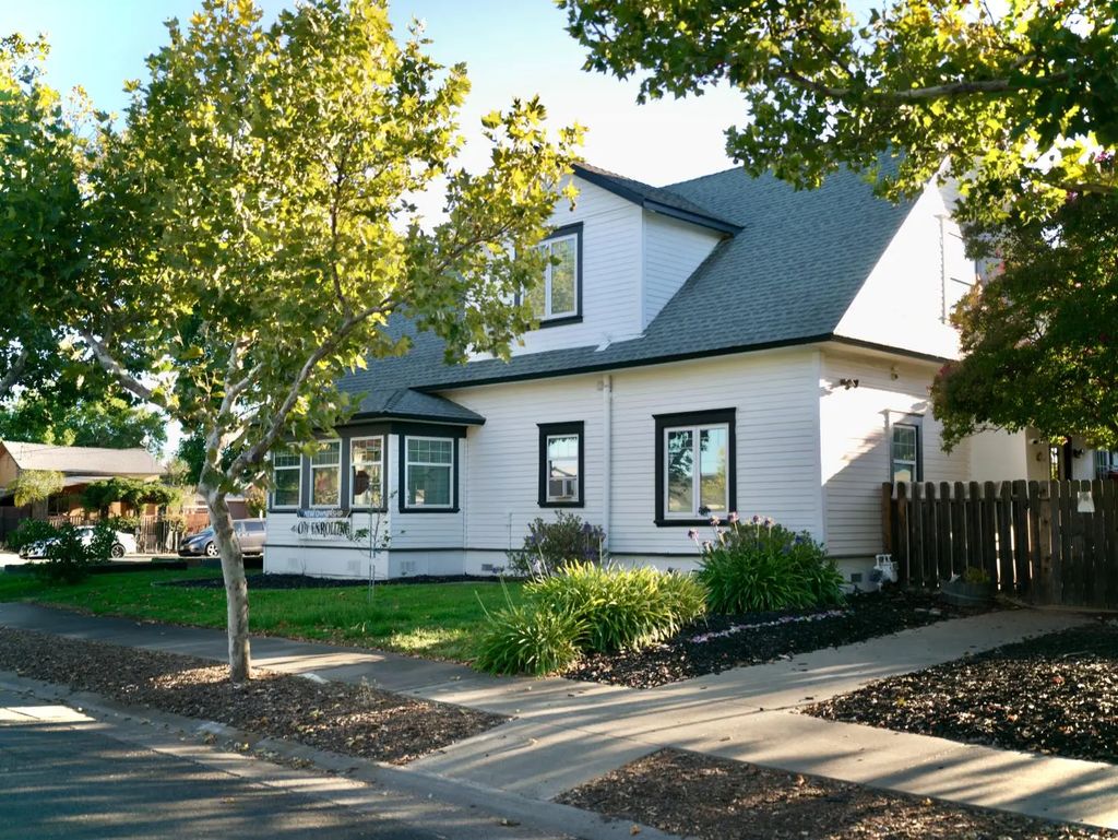 218 5th Street, Lincoln