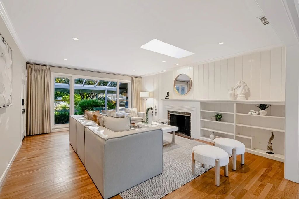 361 Ross Way, Sacramento