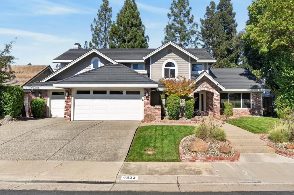 4933 Brownstone Court, Elk Grove