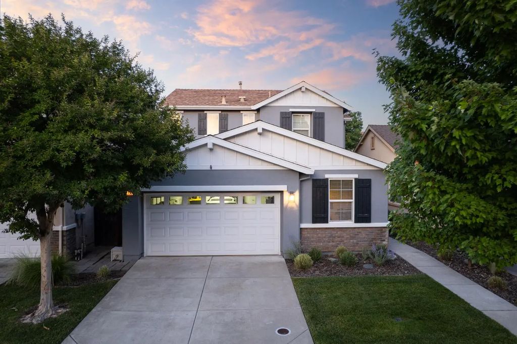 1833 Glenmark Way, Roseville