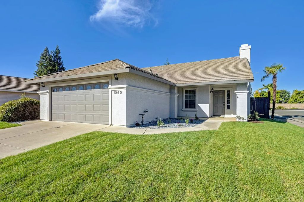 1260 Cobblestone Drive, Lincoln