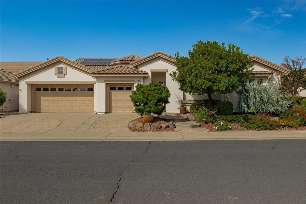 112 Lakefield Court, Lincoln