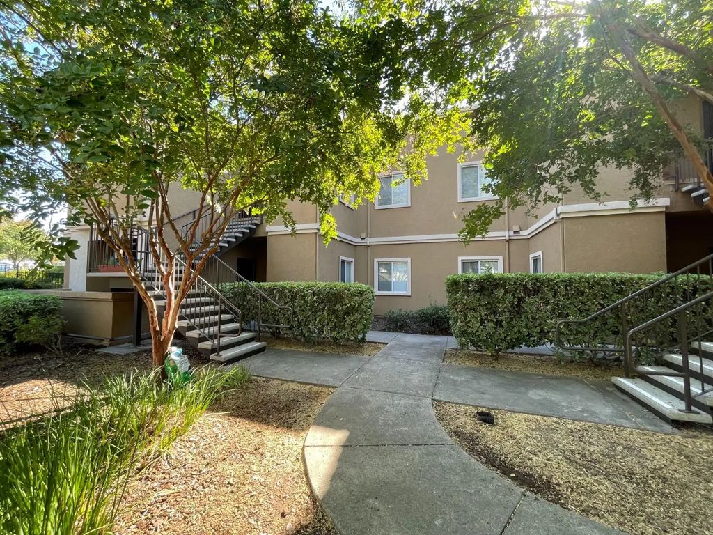 501 Gibson Drive 314, Roseville