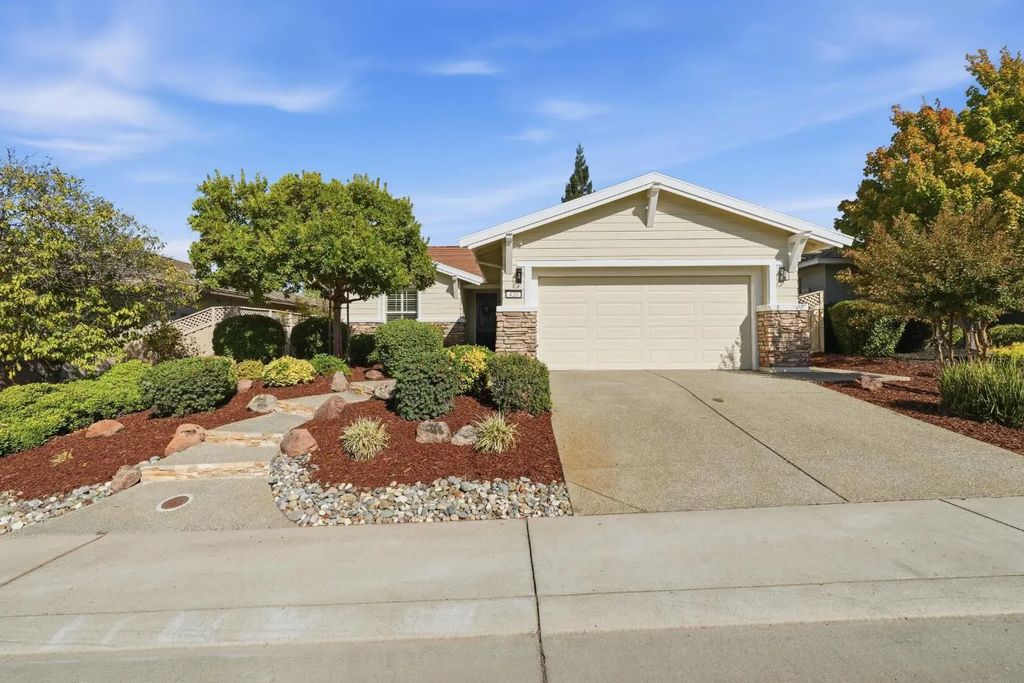 420 Daylily Lane, Lincoln
