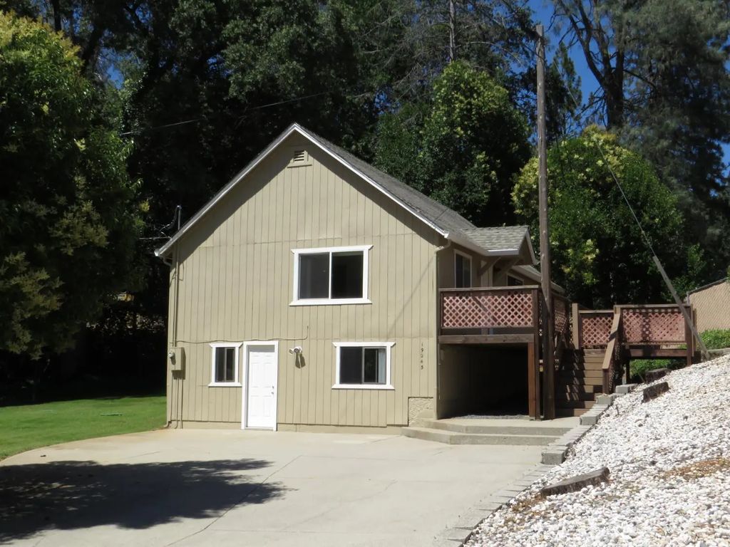 19245 Geisendorfer Road, Applegate