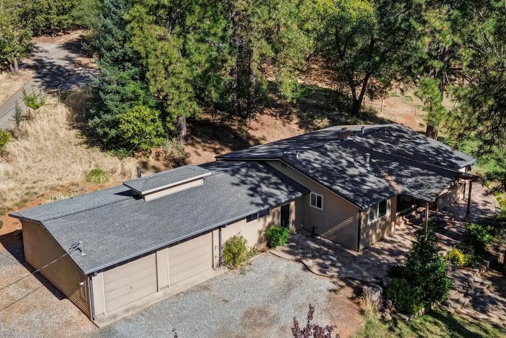 935 Whispering Pines Road, Colfax