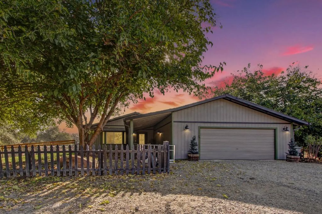 1929 Virginiatown Road, Lincoln