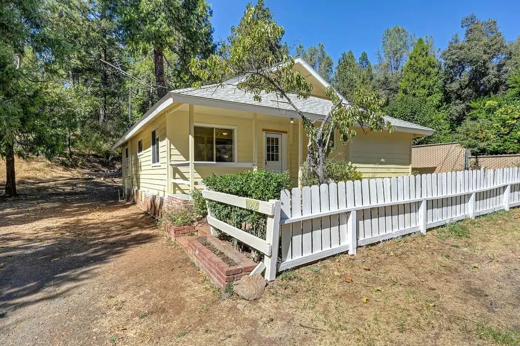 19205 Geisendorfer Road, Applegate
