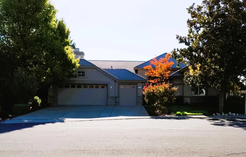 221 Delta Breeze Court, Roseville