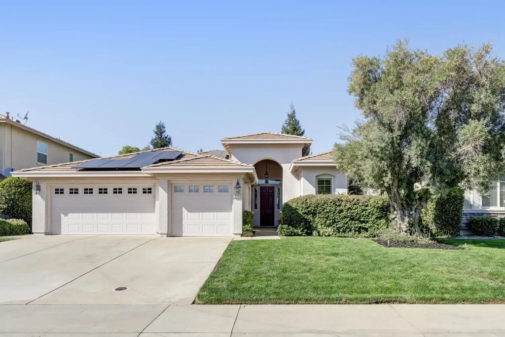 2303 Petruchio Way, Roseville