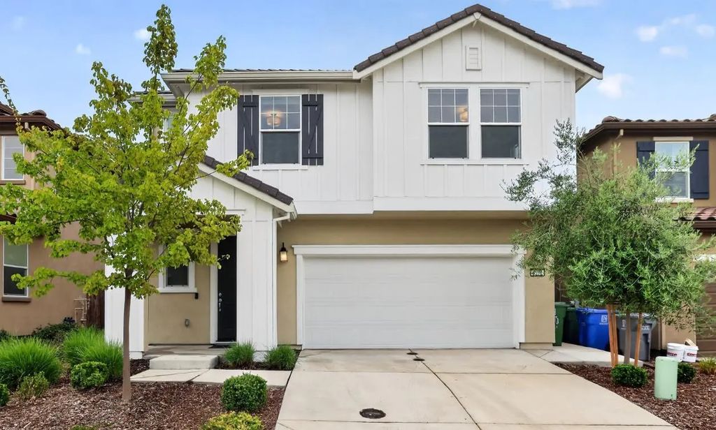 3209 Auburn Leaf Loop, Folsom