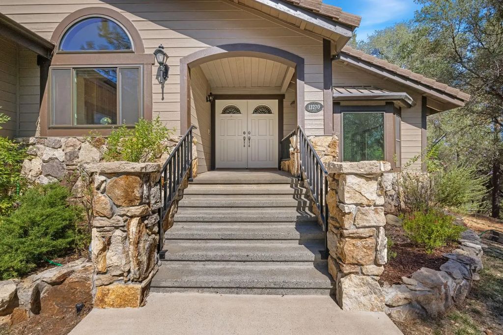 13270 Dry Creek Road, Auburn