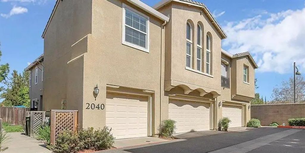 2040 Sierra View Circle 2, Lincoln