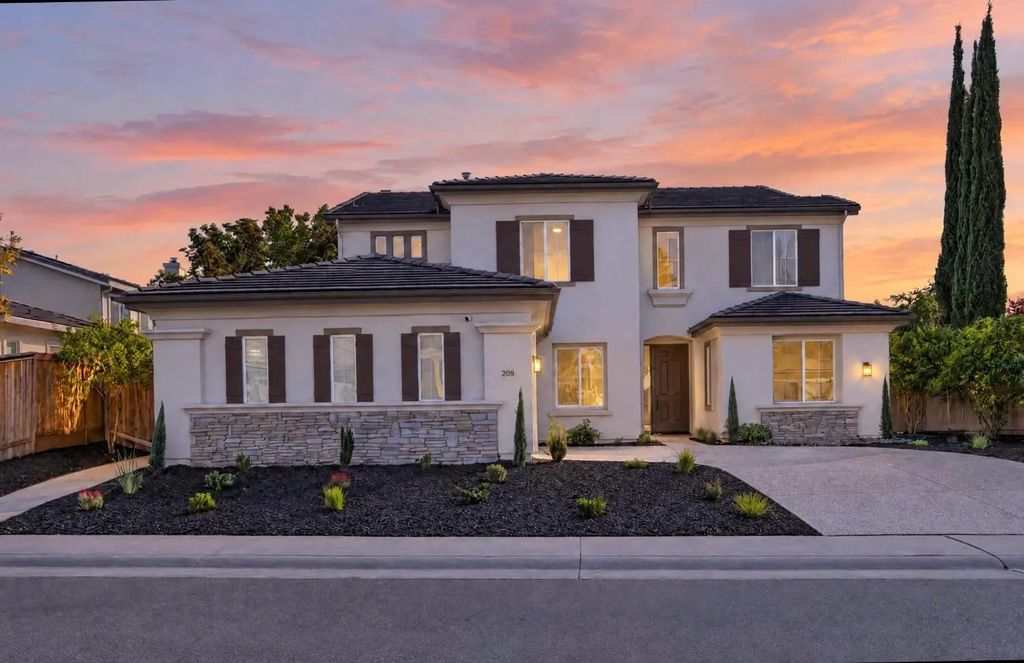 209 Aerie Court, Roseville