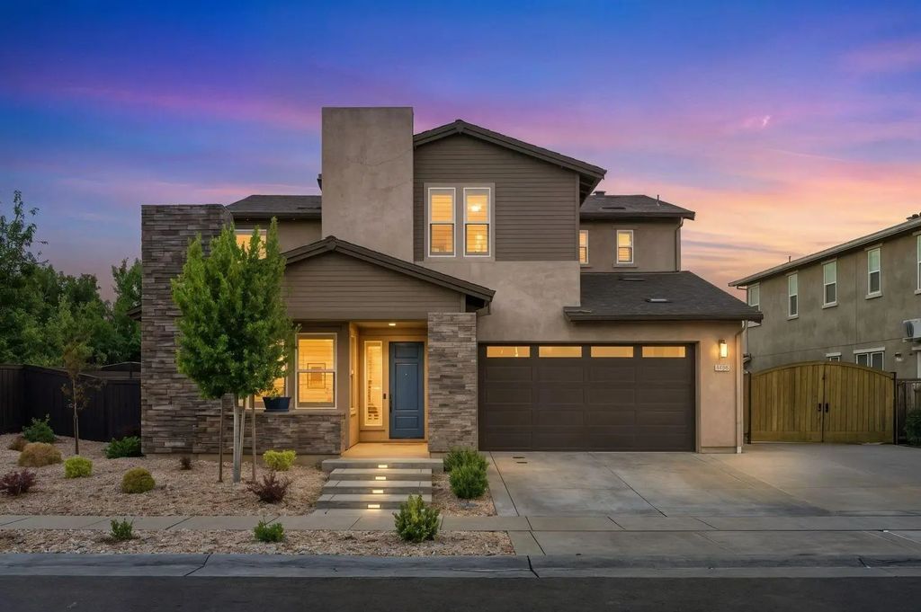 1009 Fence Post Way, Roseville