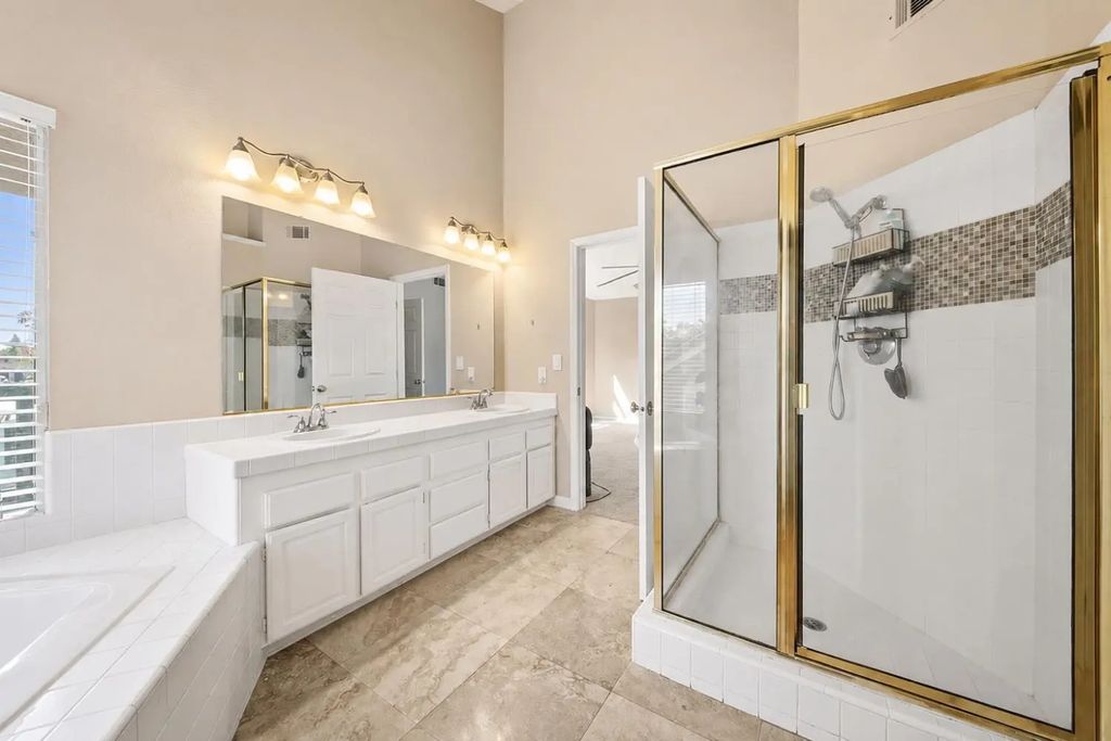 6012 Laguna Park Drive, Elk Grove