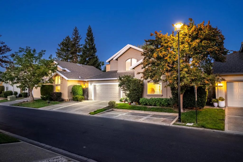 2315 Fallwater Lane, Carmichael