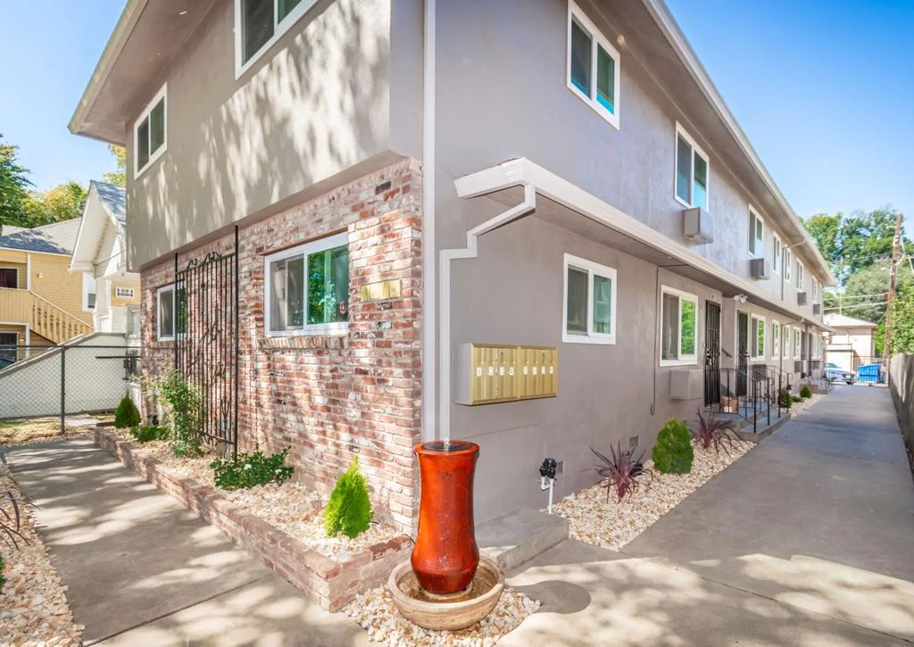 1213 V Street, Sacramento
